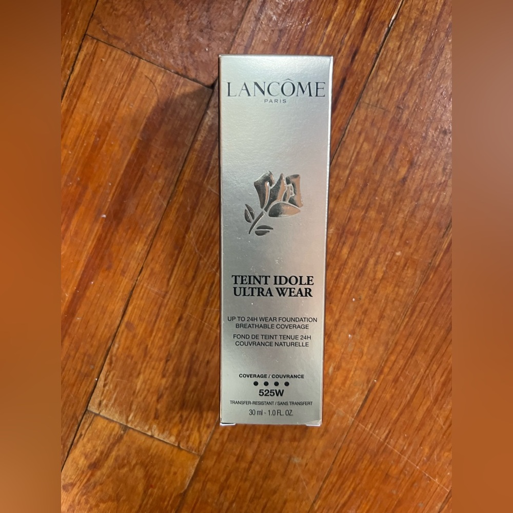 Brand new! Lancome Teint Idole Ultra Wear 525W